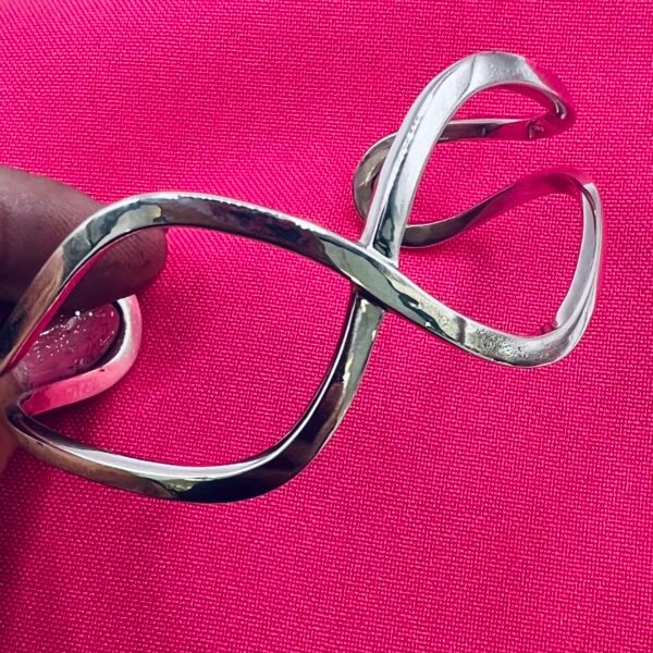 silver kiss bangle